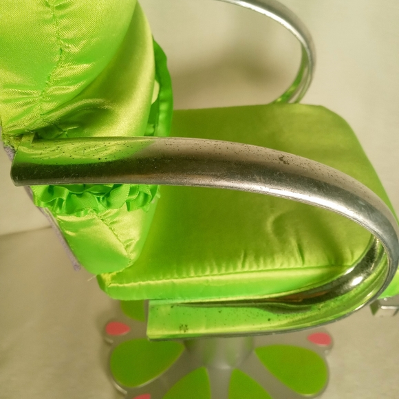 Fits American Girl Salon Beauty Chair for 18” Dolls Neon Fabric Moves Up & Down - Picture 4 of 11